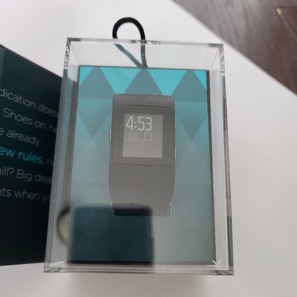 2/28 FITBIT SURGE W/Box main image 4